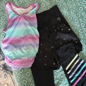 Body Glove Tie-Dye Tank ,shorts and Black flare yoga pants Set
